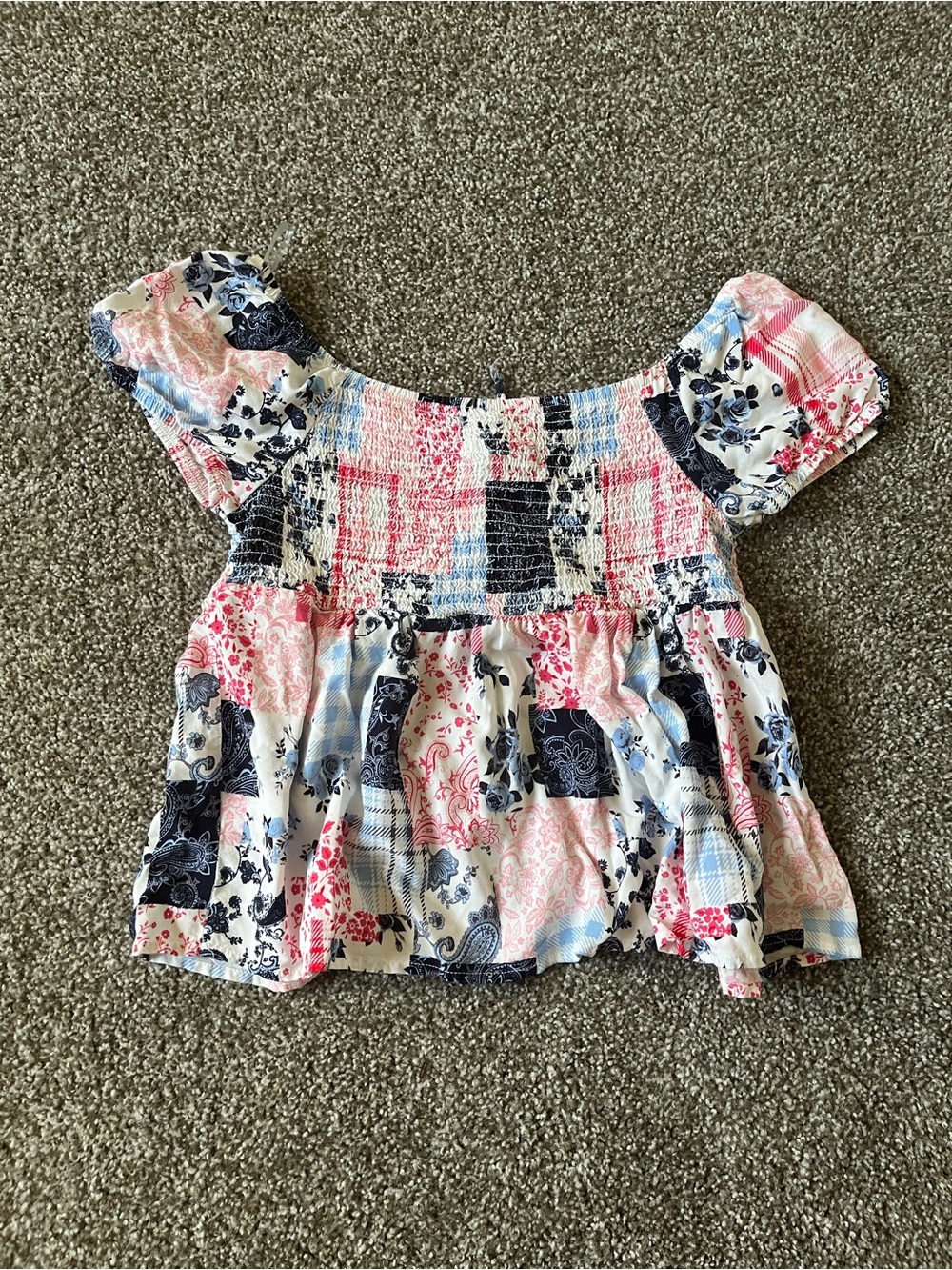 No Boundaries Women’s Medium Floral Drawstring Top - Picture 3 of 3